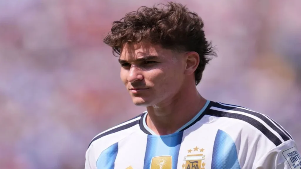 Julián Alvarez Barcelona transfer saga